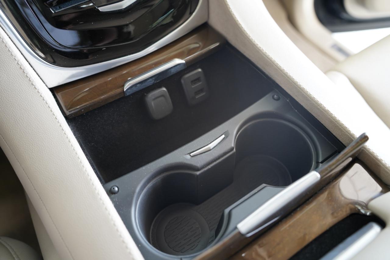 Cadillac Escalade ESV 4WD 4dr Premium Luxury 2019