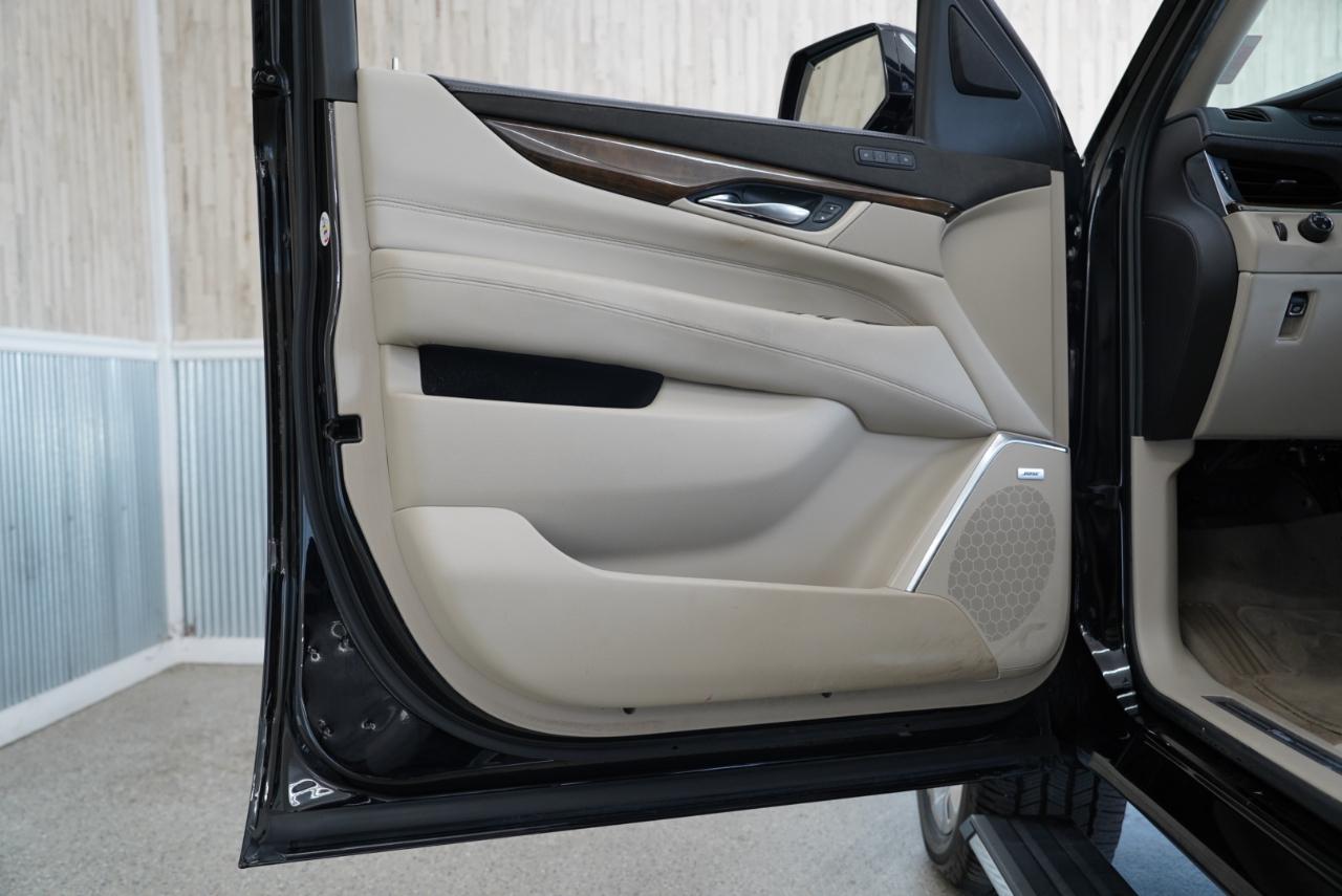 Cadillac Escalade ESV 4WD 4dr Premium Luxury 2019