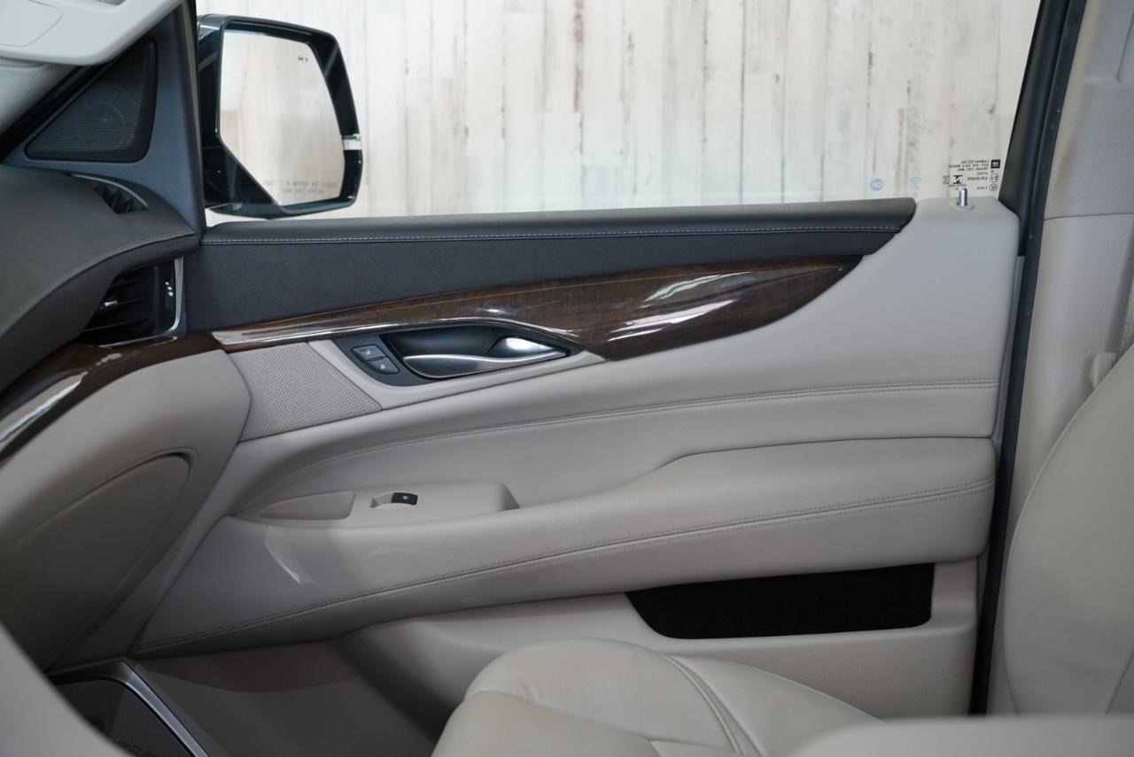 Cadillac Escalade ESV 4WD 4dr Premium Luxury 2019