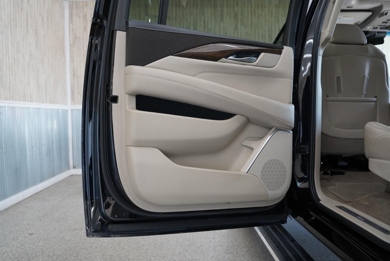 Cadillac Escalade ESV 4WD 4dr Premium Luxury 2019