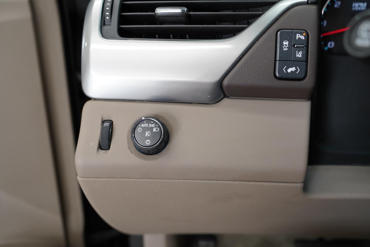 Chevrolet Suburban 2WD 4dr LT 2015