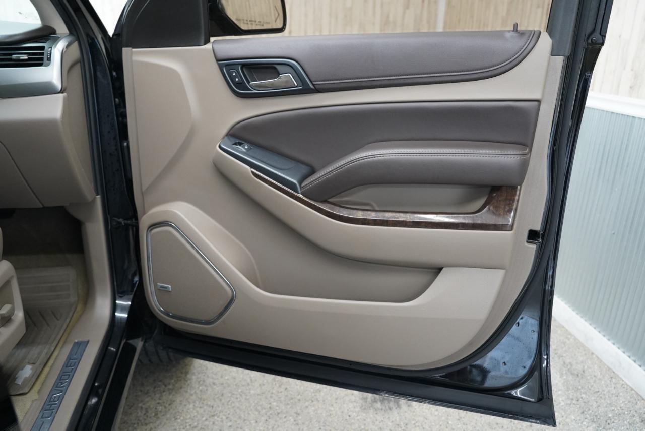 Chevrolet Suburban 2WD 4dr LT 2015
