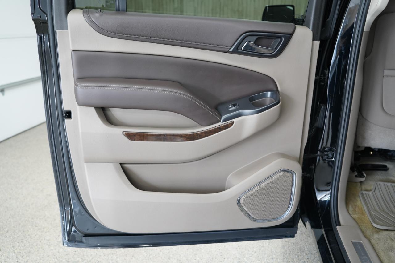 Chevrolet Suburban 2WD 4dr LT 2015
