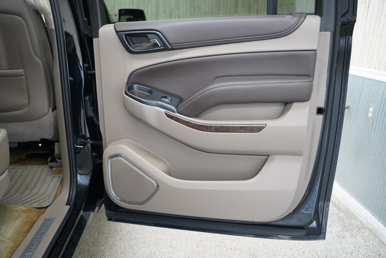 Chevrolet Suburban 2WD 4dr LT 2015