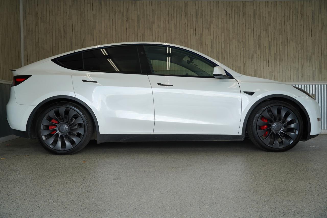 Tesla Model Y Performance AWD 2024