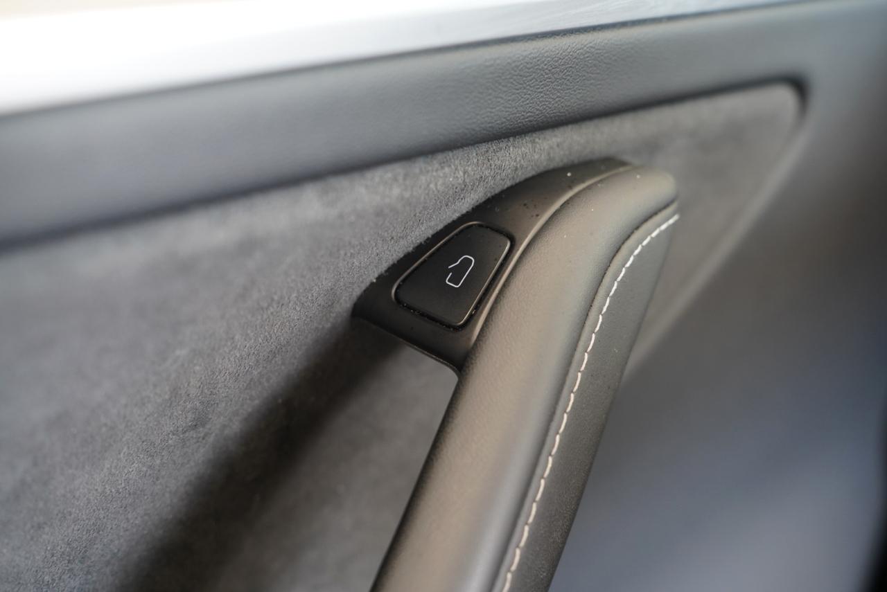 Tesla Model Y Performance AWD 2024