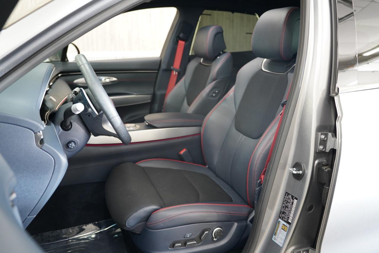 Genesis GV70 2.5T AWD 2023
