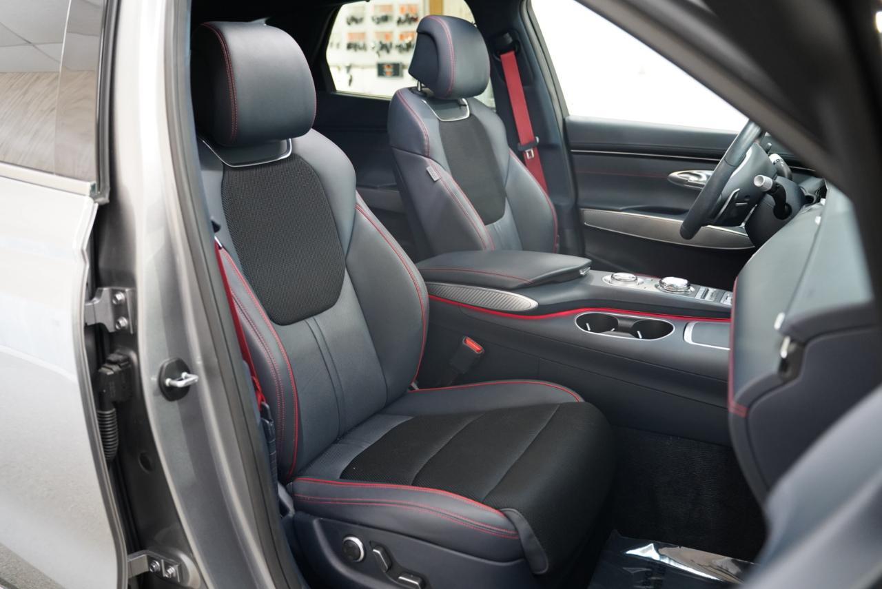 Genesis GV70 2.5T AWD 2023