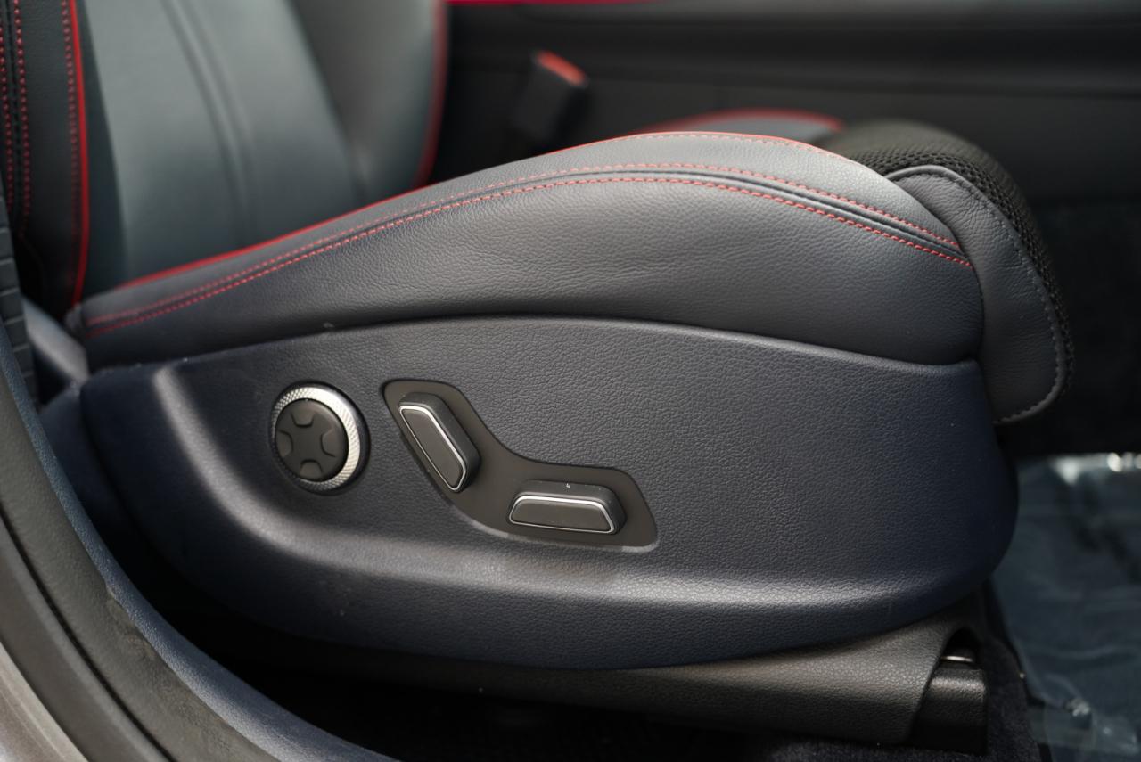 Genesis GV70 2.5T AWD 2023