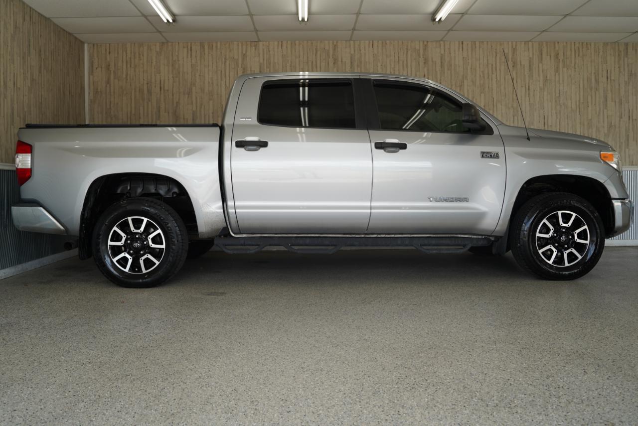 Toyota Tundra 4WD  2017