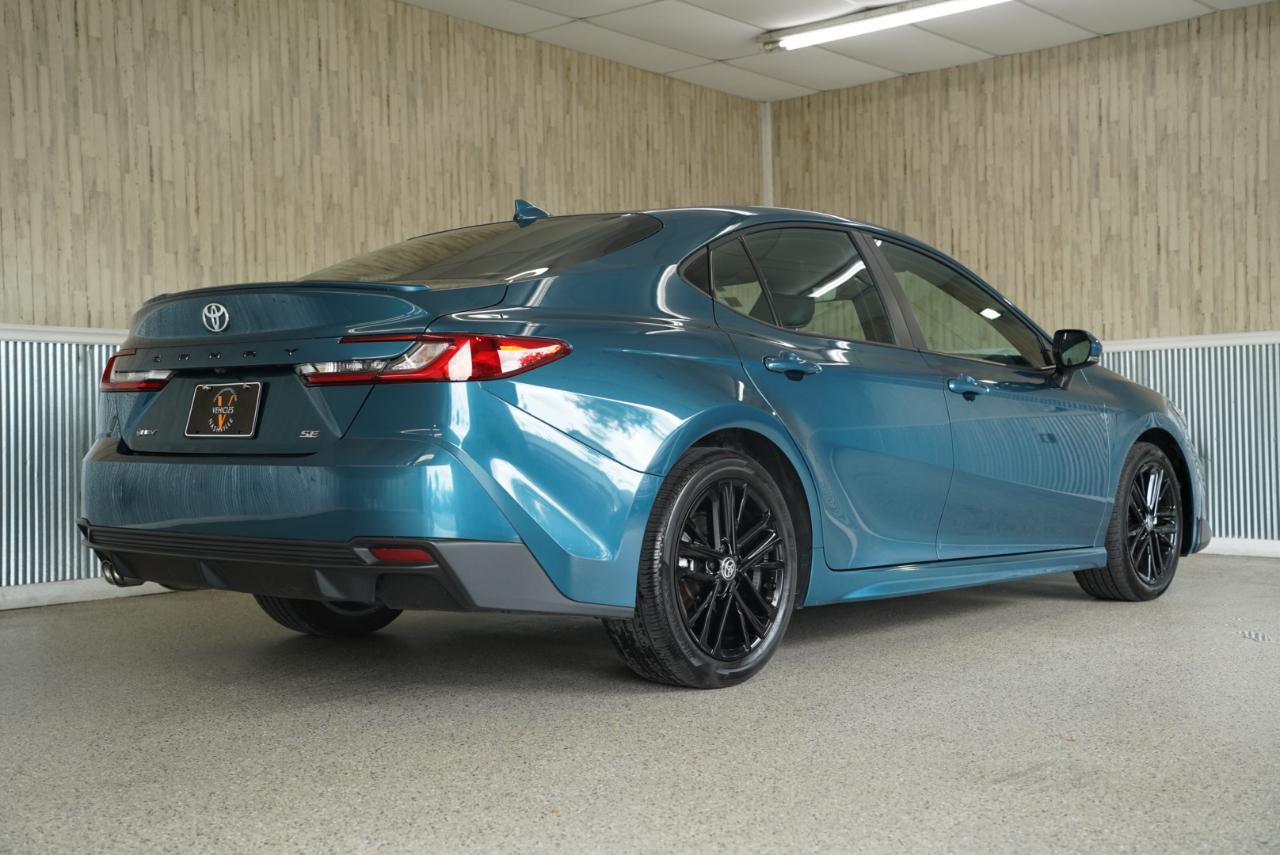 Toyota Camry SE 2025