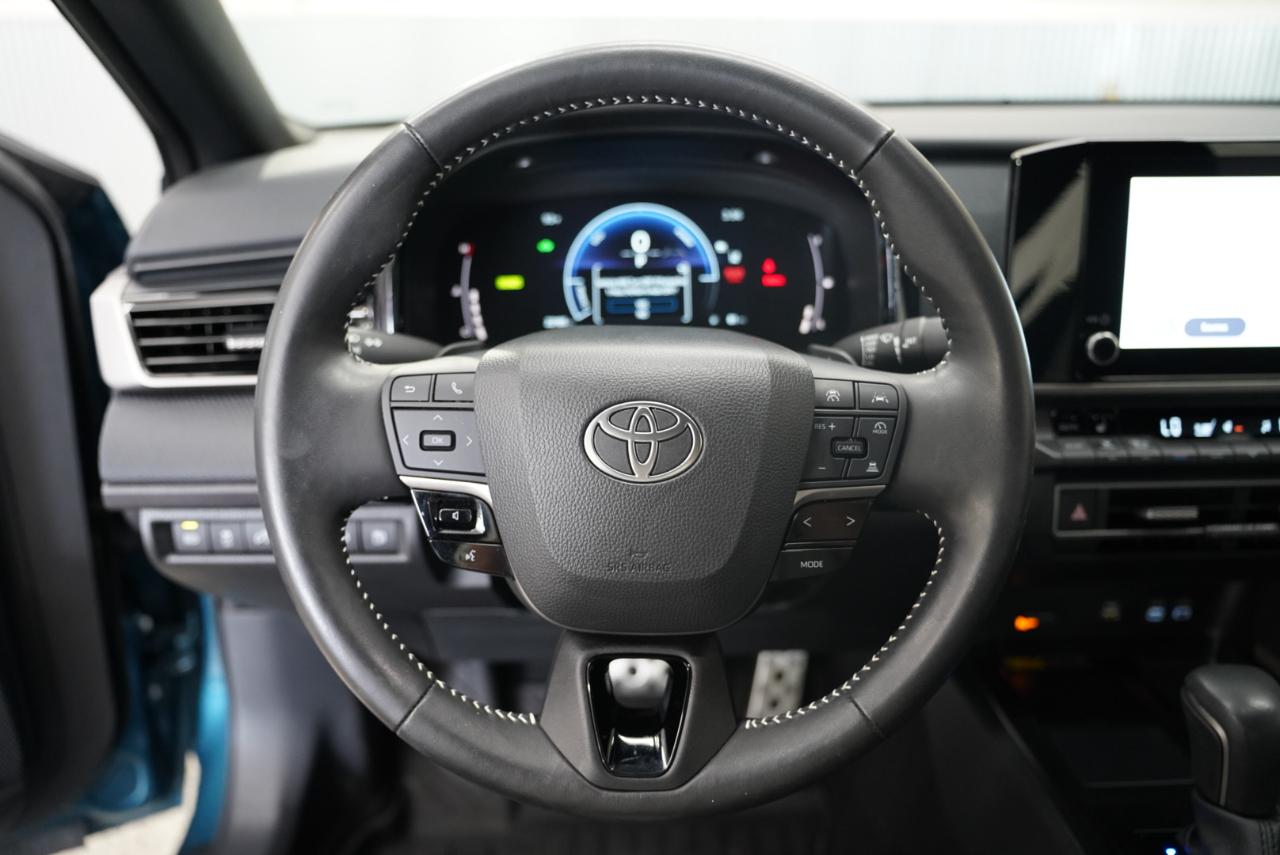 Toyota Camry SE 2025