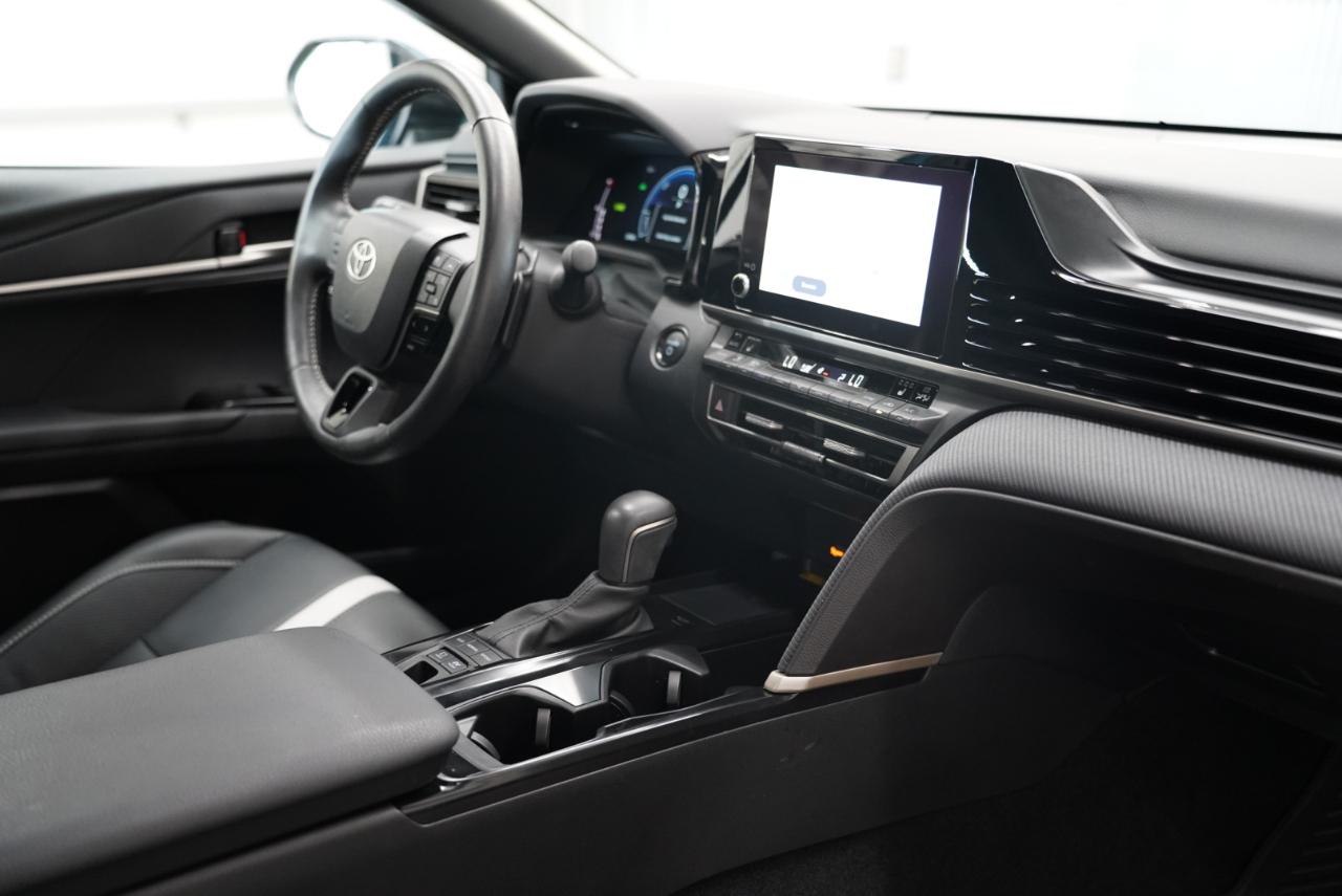 Toyota Camry SE 2025