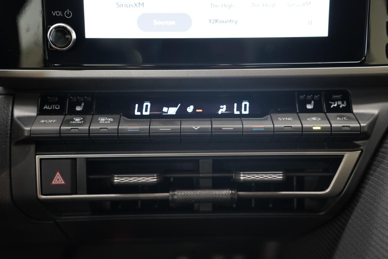 Toyota Camry SE 2025