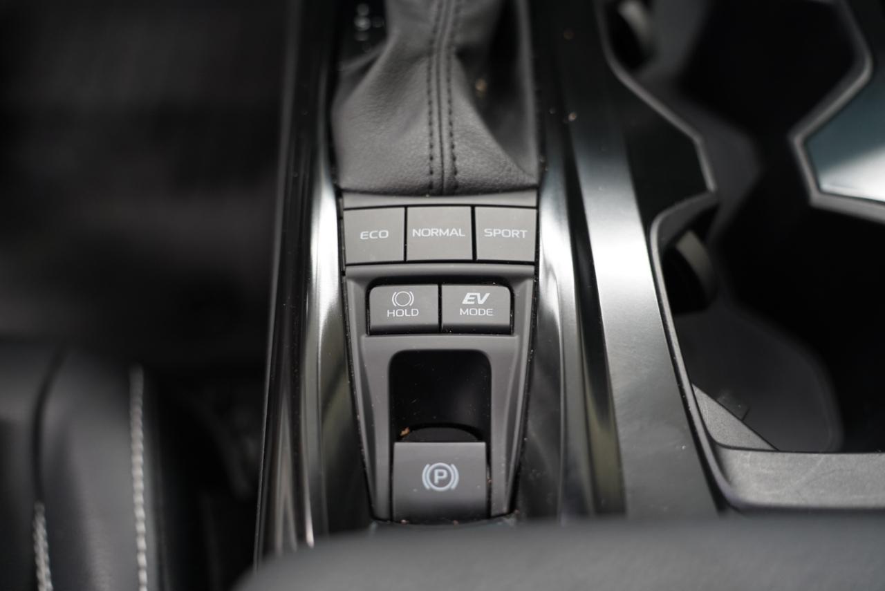 Toyota Camry SE 2025