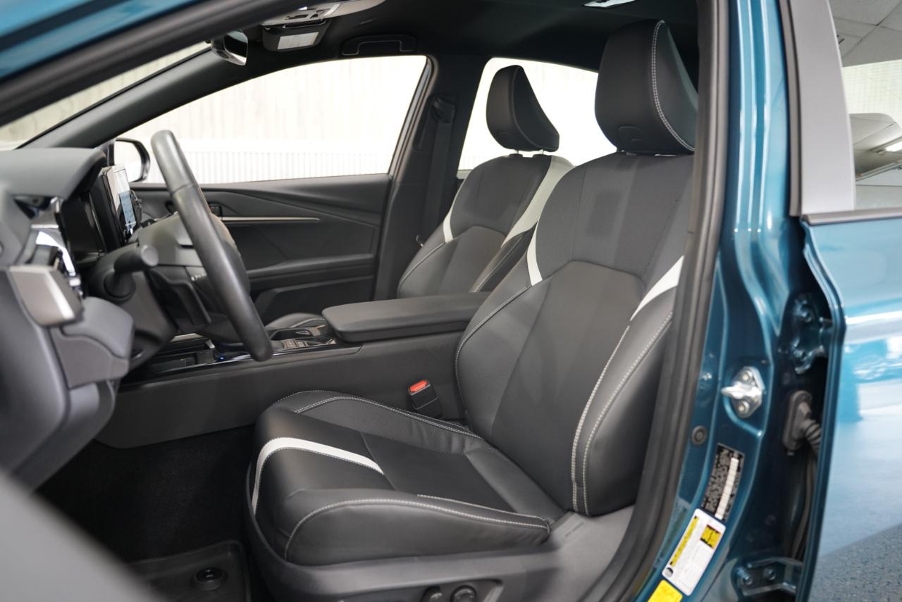 Toyota Camry SE 2025