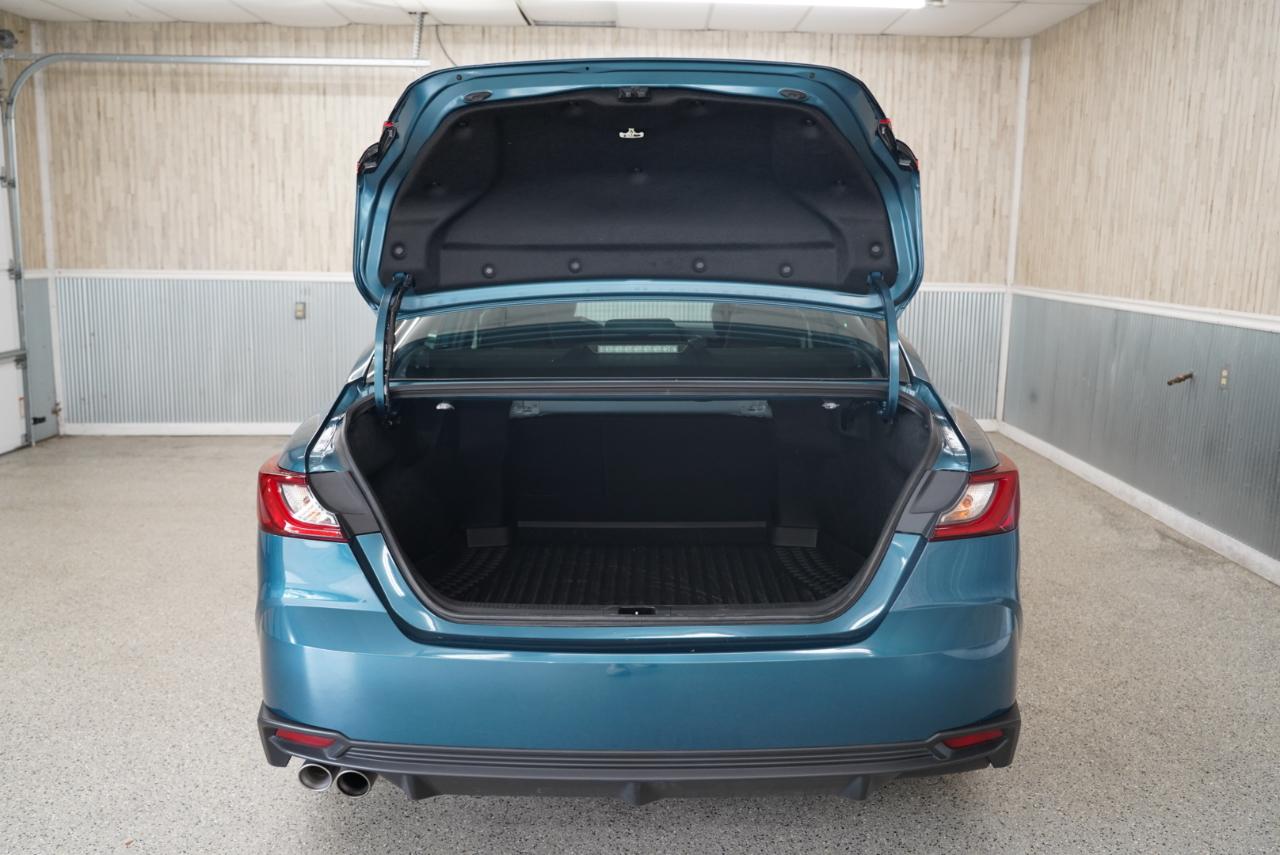 Toyota Camry SE 2025