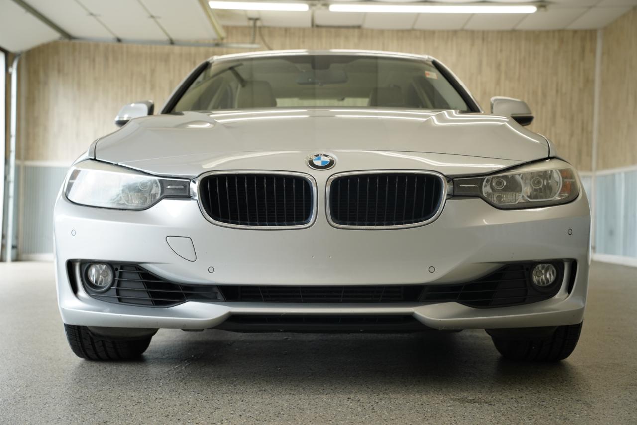 BMW 3 Series 4dr Sdn 328i RWD 2015