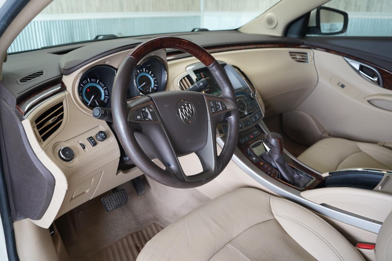 Buick LaCrosse 4dr Sdn CXS 2011