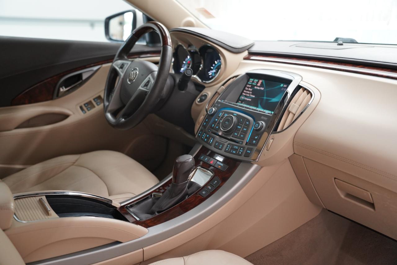 Buick LaCrosse 4dr Sdn CXS 2011