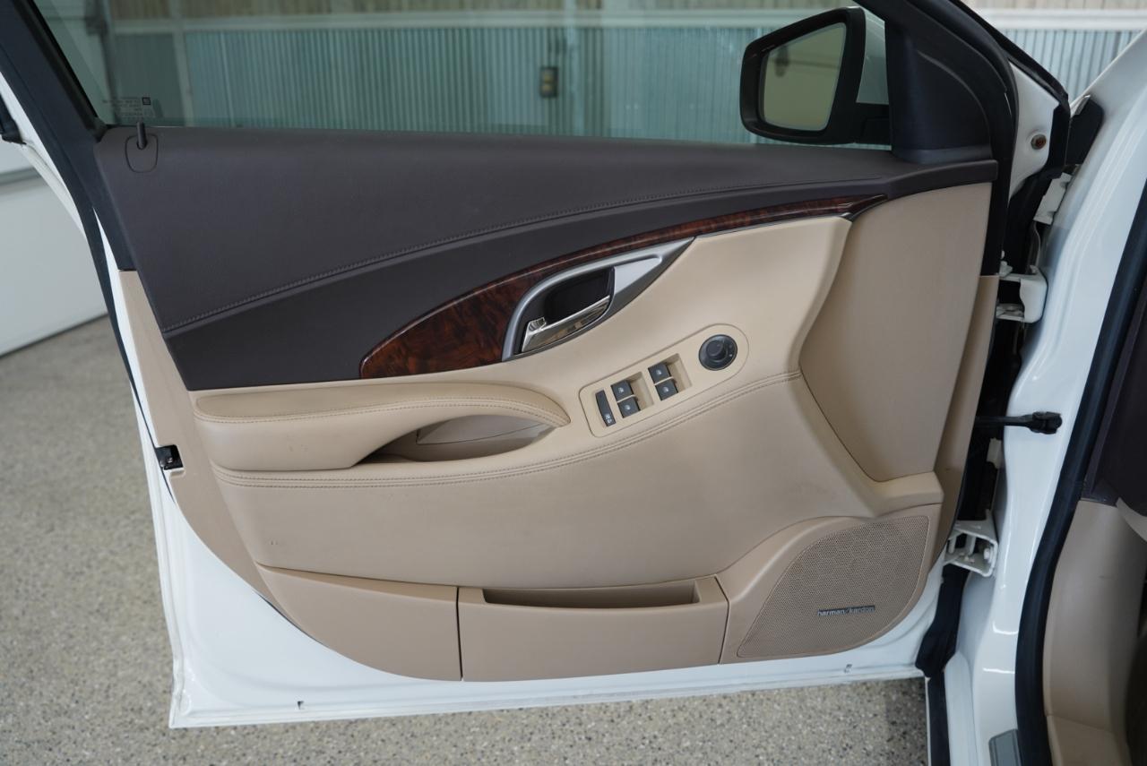 Buick LaCrosse 4dr Sdn CXS 2011