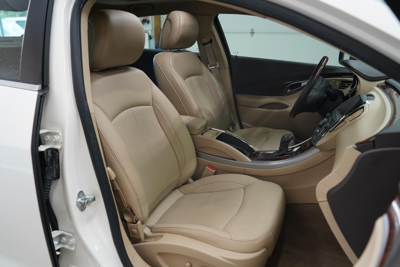 Buick LaCrosse 4dr Sdn CXS 2011