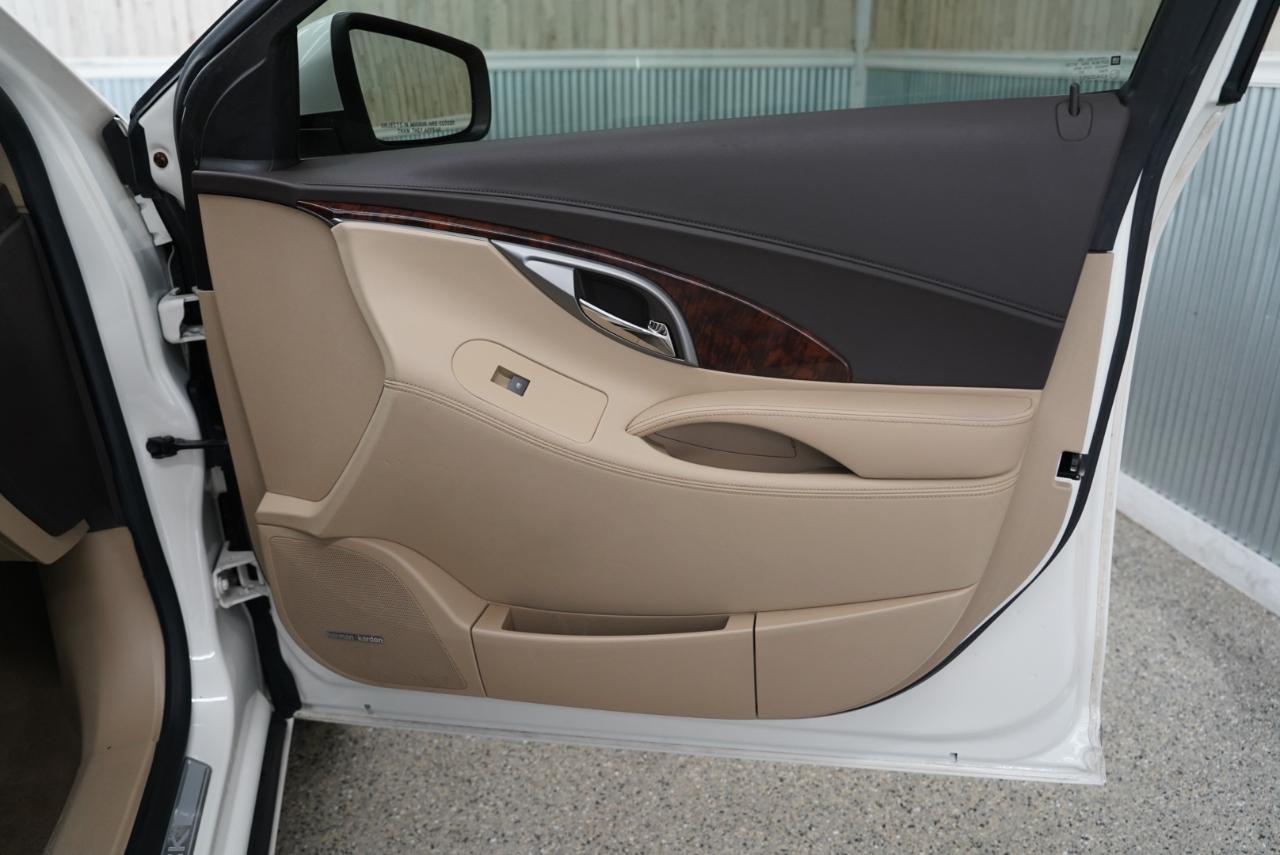Buick LaCrosse 4dr Sdn CXS 2011