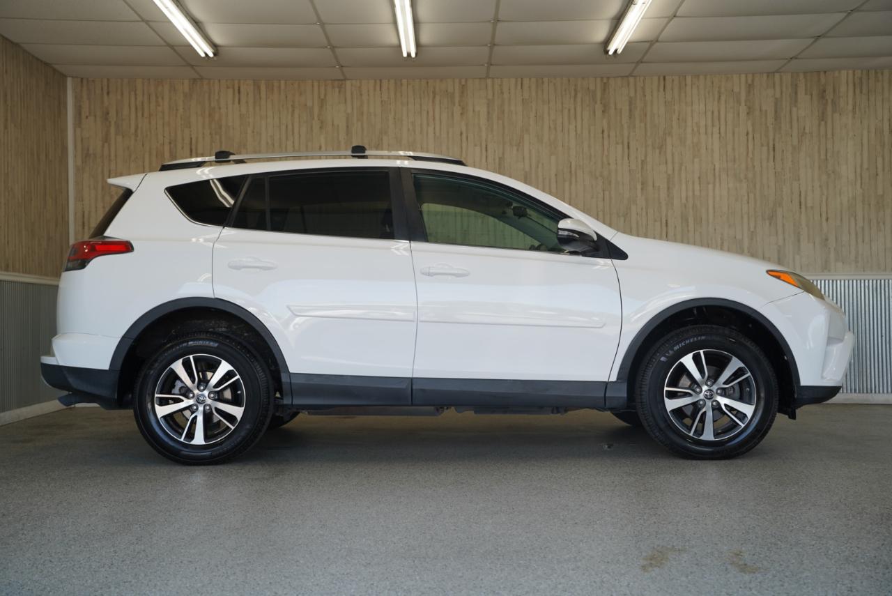 Toyota RAV4 FWD 4dr XLE (Natl) 2016