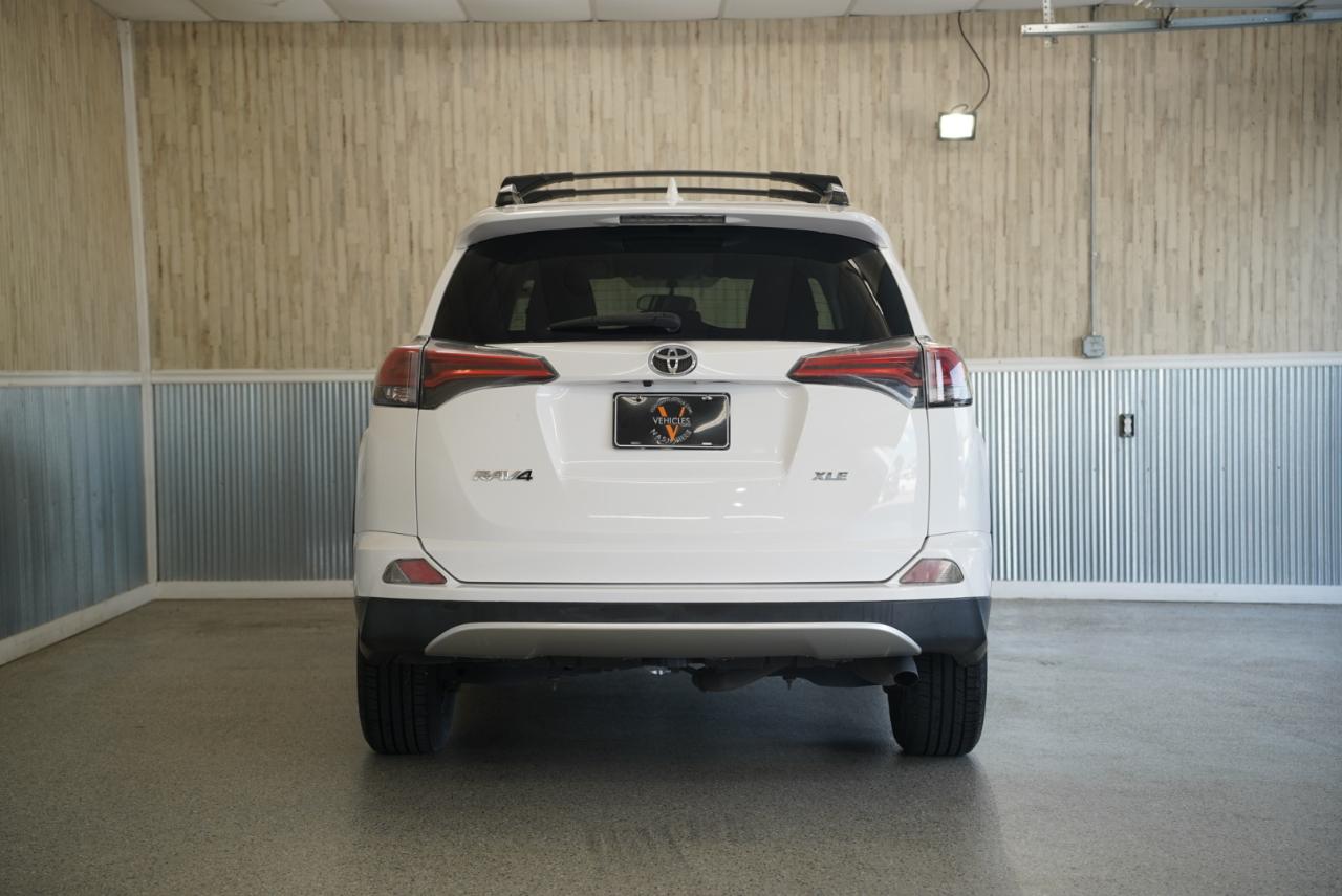 Toyota RAV4 FWD 4dr XLE (Natl) 2016