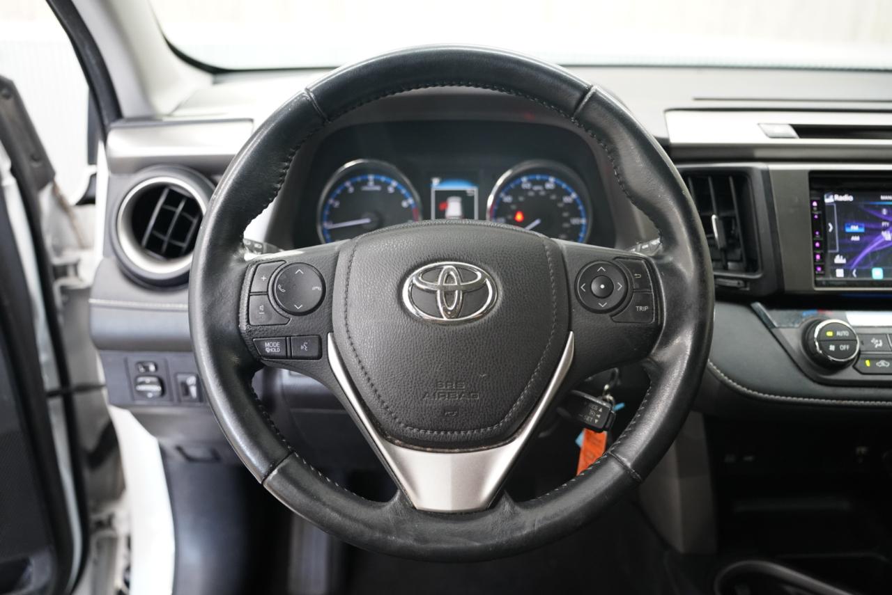 Toyota RAV4 FWD 4dr XLE (Natl) 2016