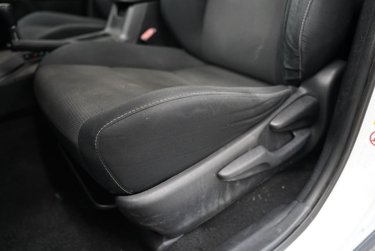 Toyota RAV4 FWD 4dr XLE (Natl) 2016