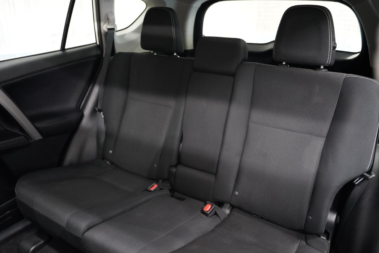 Toyota RAV4 FWD 4dr XLE (Natl) 2016