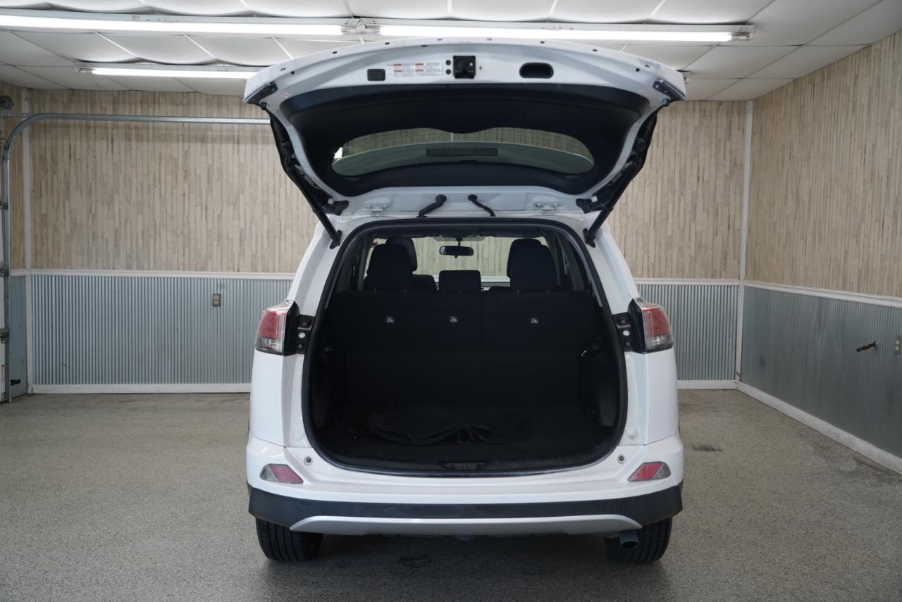 Toyota RAV4 FWD 4dr XLE (Natl) 2016