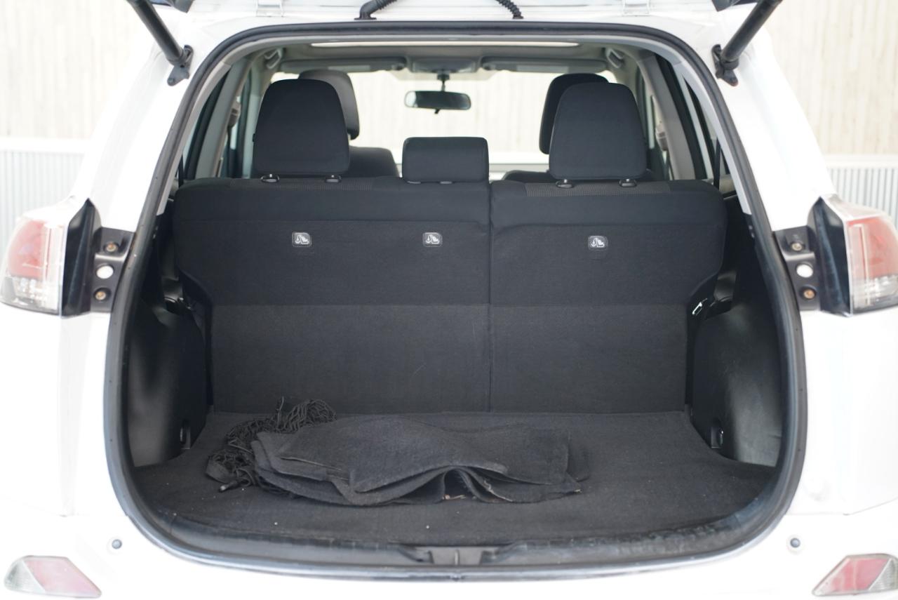 Toyota RAV4 FWD 4dr XLE (Natl) 2016
