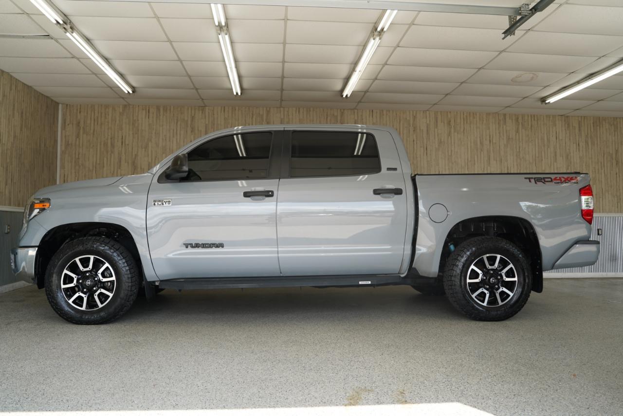 Toyota Tundra 4WD  2021
