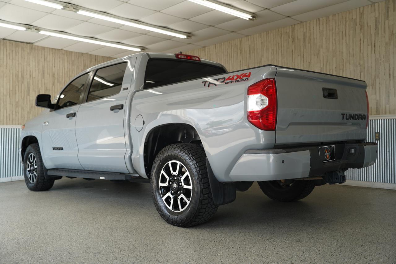 Toyota Tundra 4WD  2021