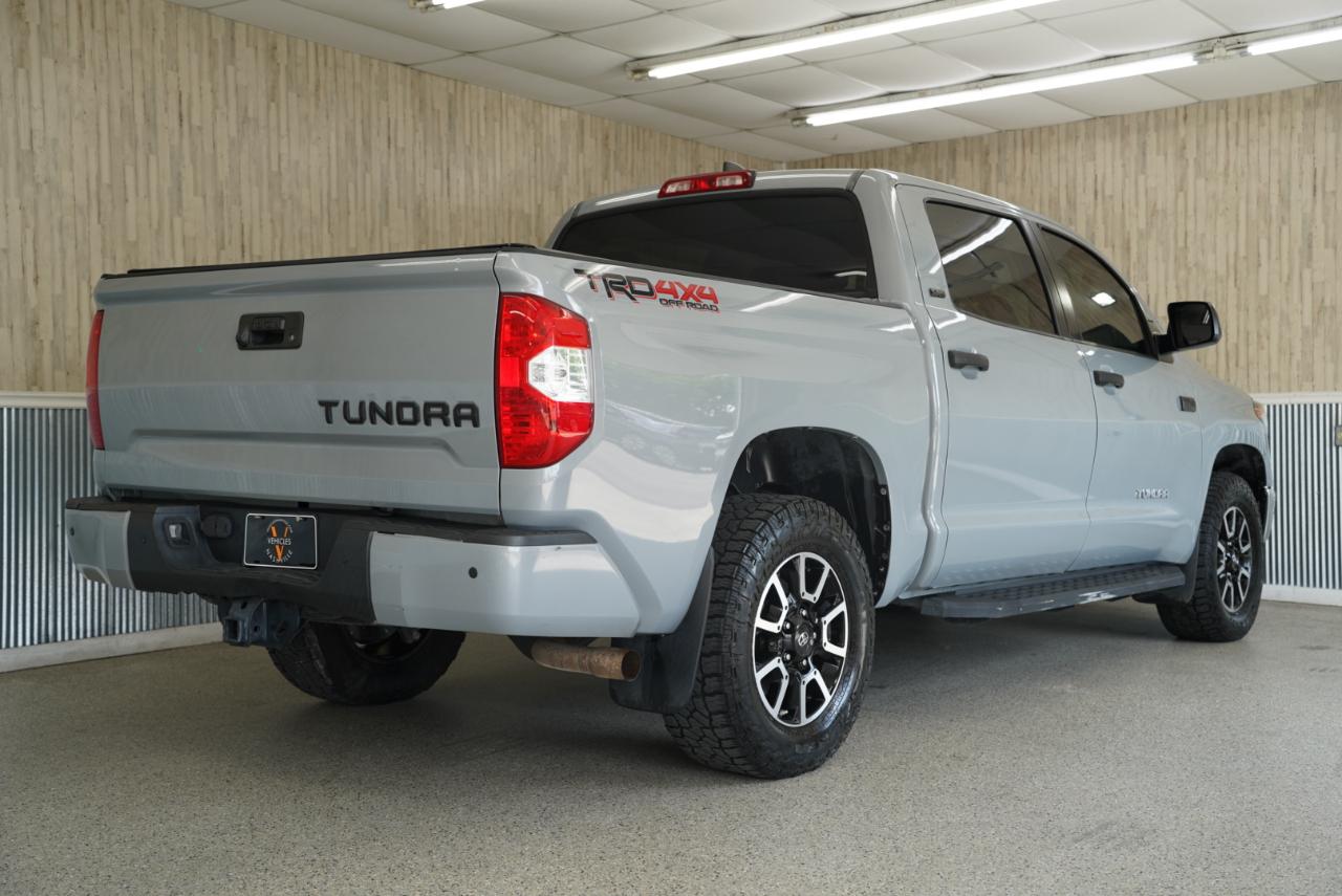 Toyota Tundra 4WD  2021