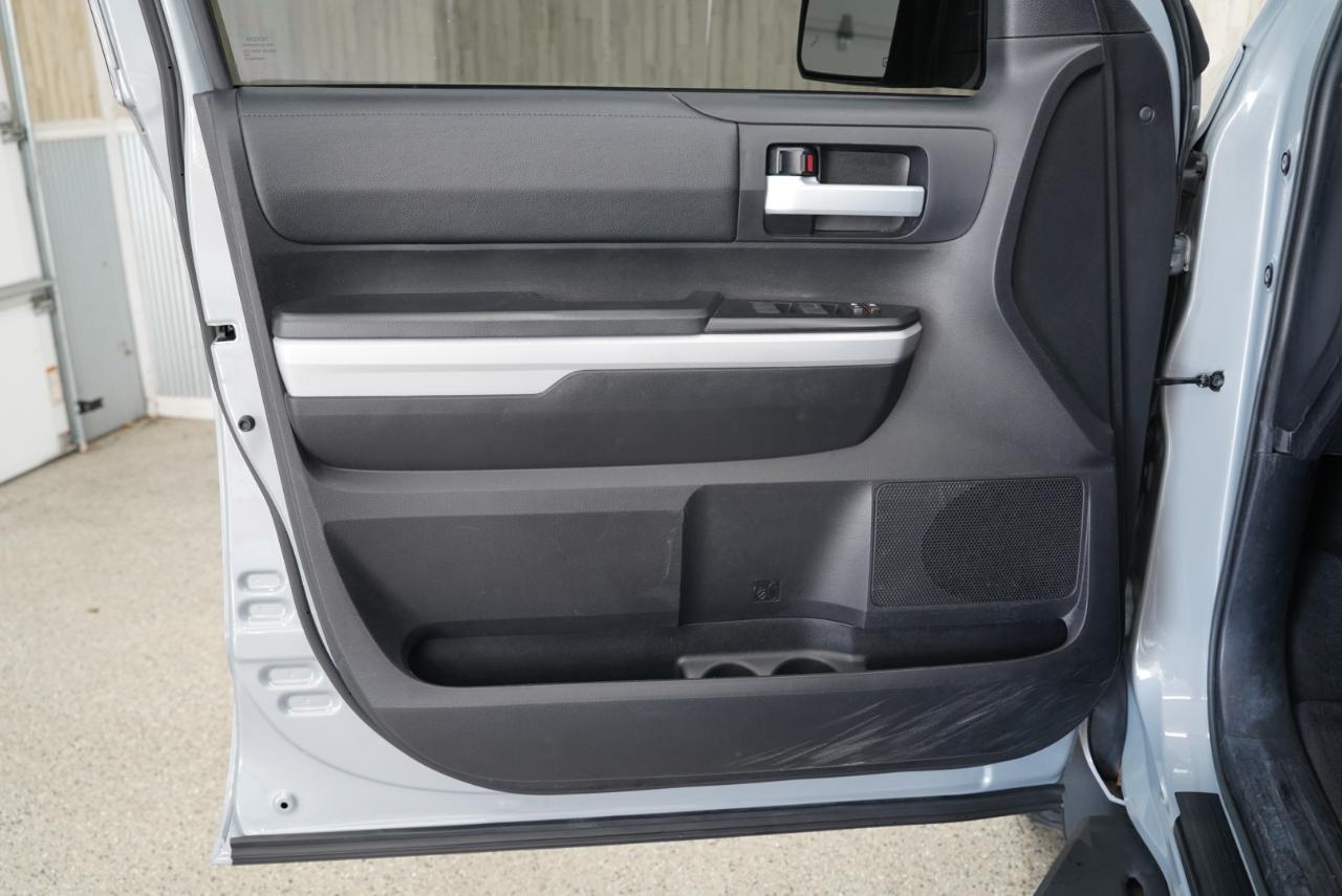 Toyota Tundra 4WD  2021