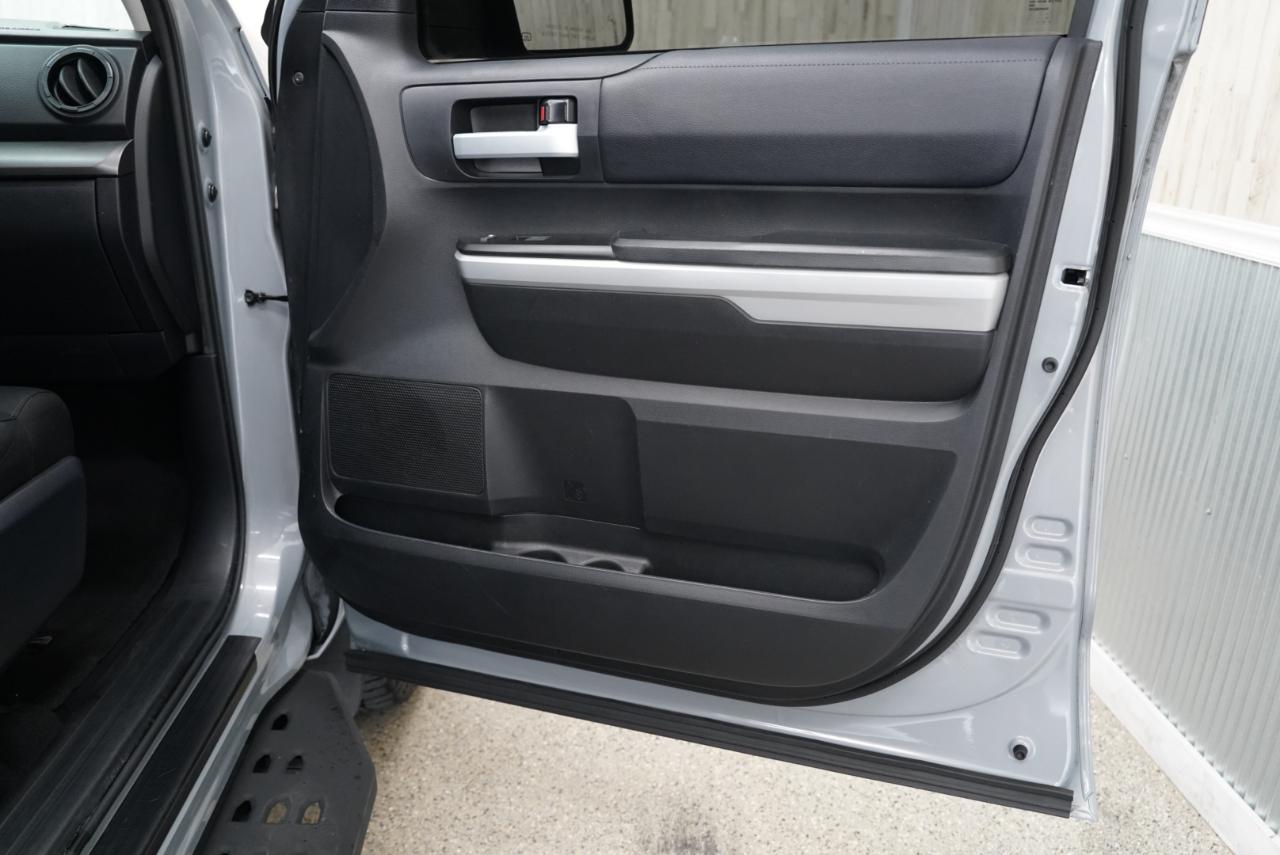 Toyota Tundra 4WD  2021