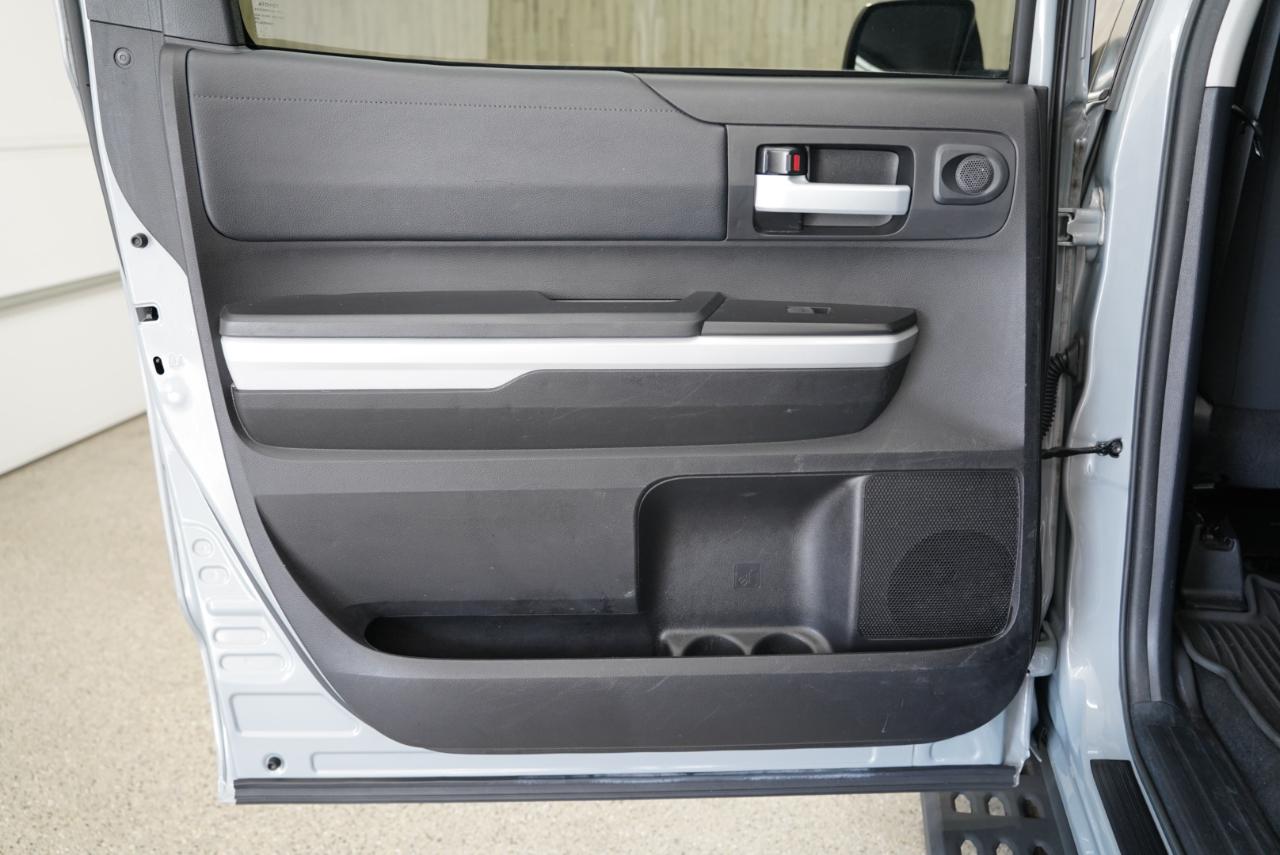 Toyota Tundra 4WD  2021