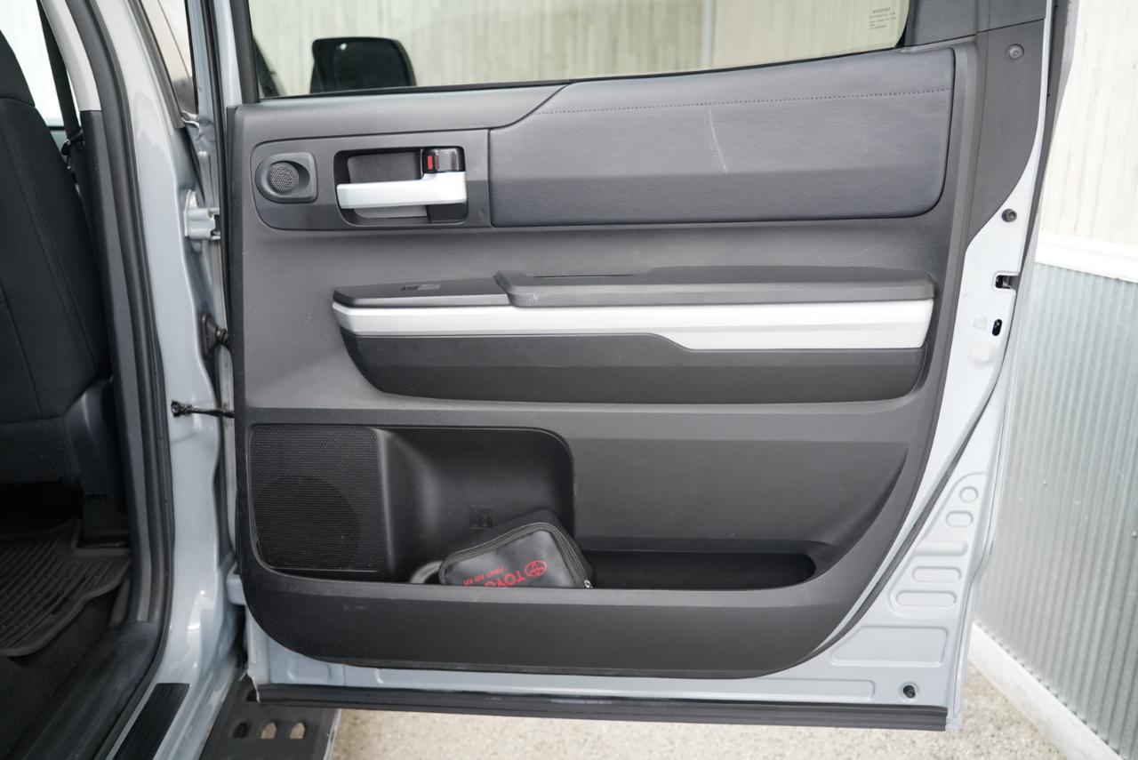 Toyota Tundra 4WD  2021