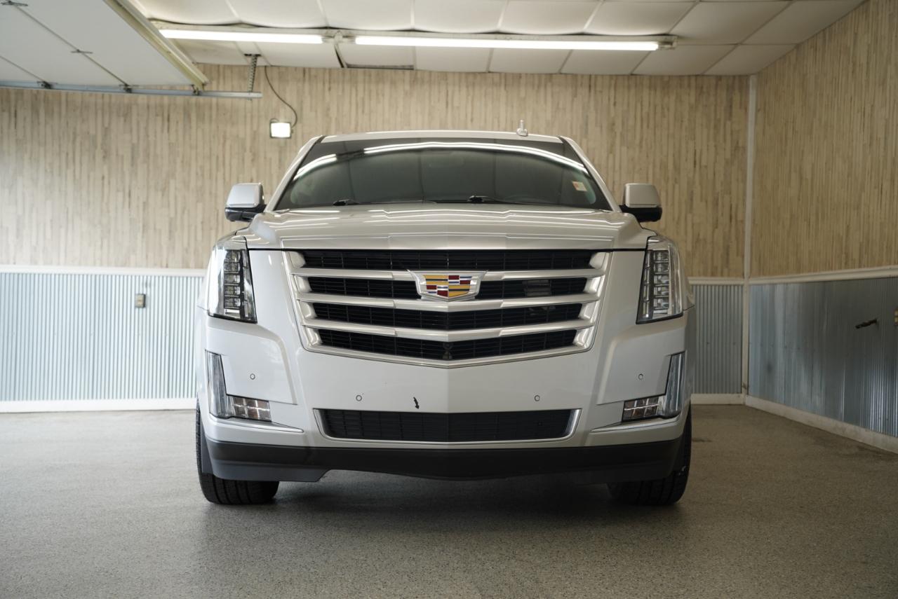 Cadillac Escalade 4WD 4dr Luxury 2019