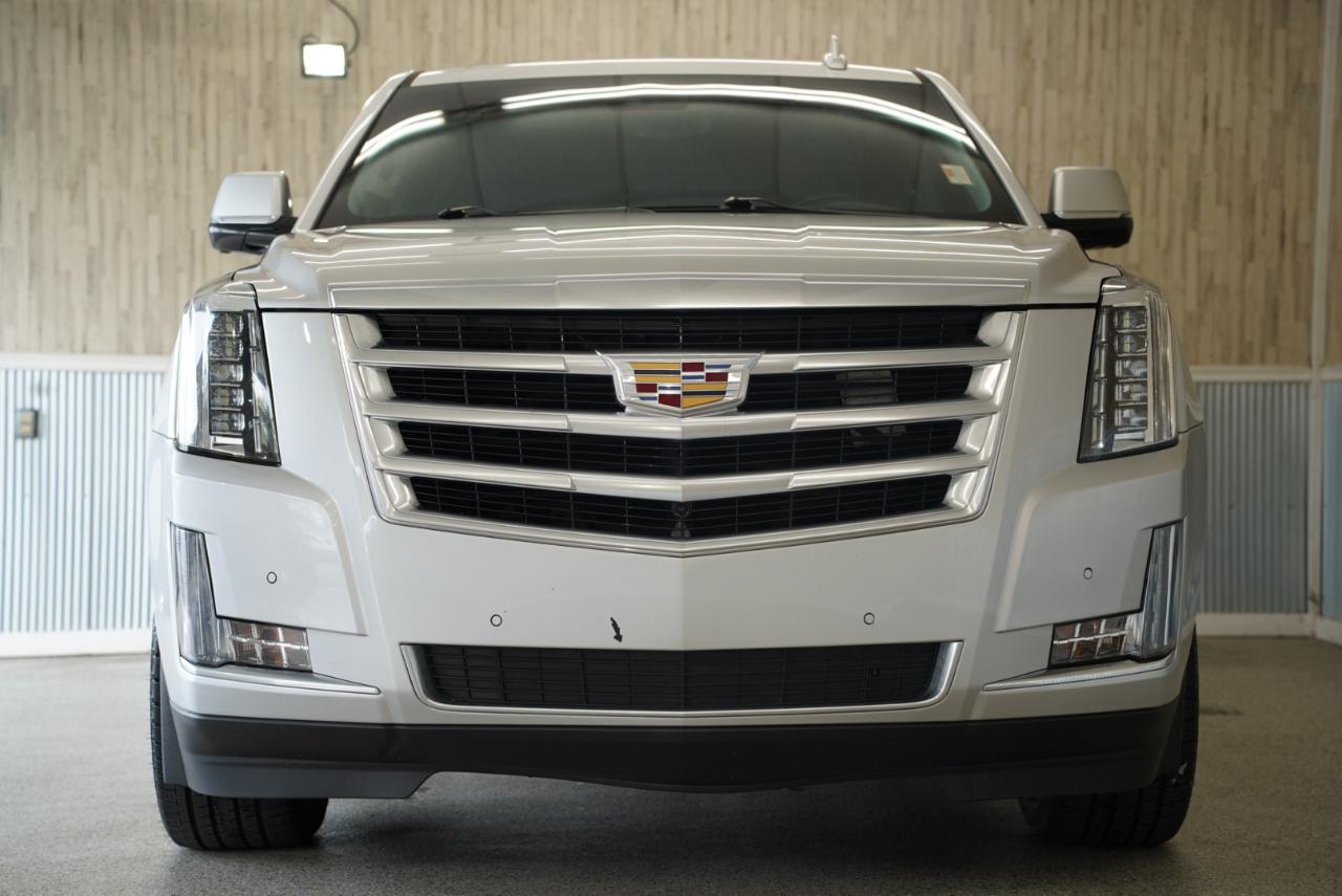 Cadillac Escalade 4WD 4dr Luxury 2019