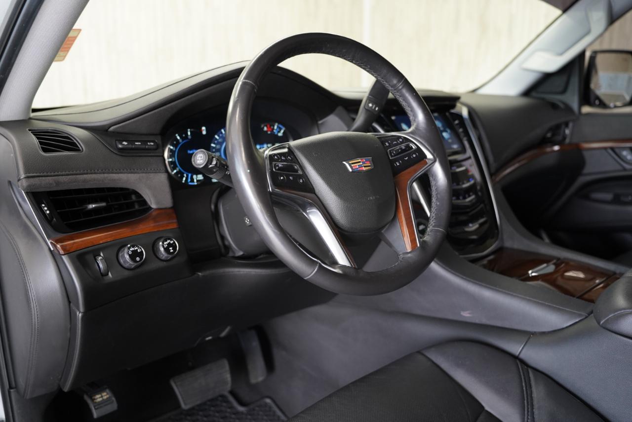 Cadillac Escalade 4WD 4dr Luxury 2019