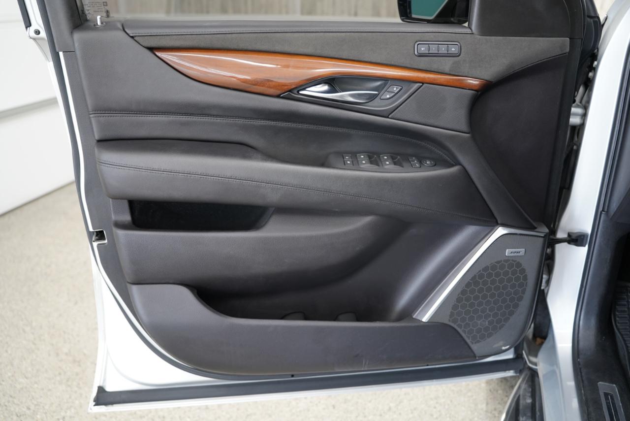 Cadillac Escalade 4WD 4dr Luxury 2019