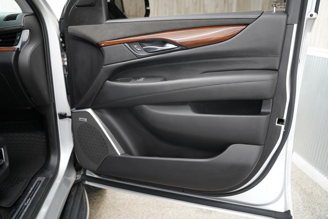 Cadillac Escalade 4WD 4dr Luxury 2019