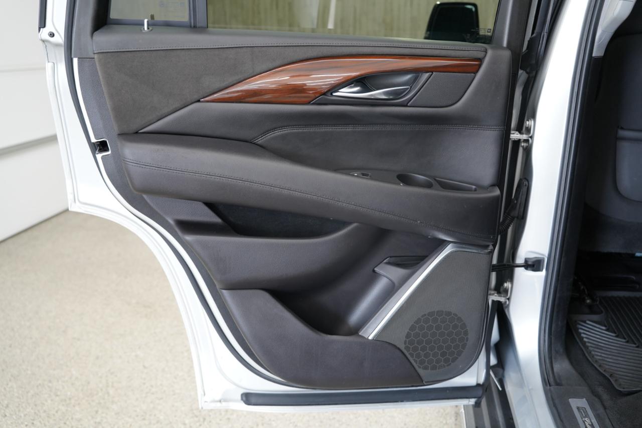 Cadillac Escalade 4WD 4dr Luxury 2019