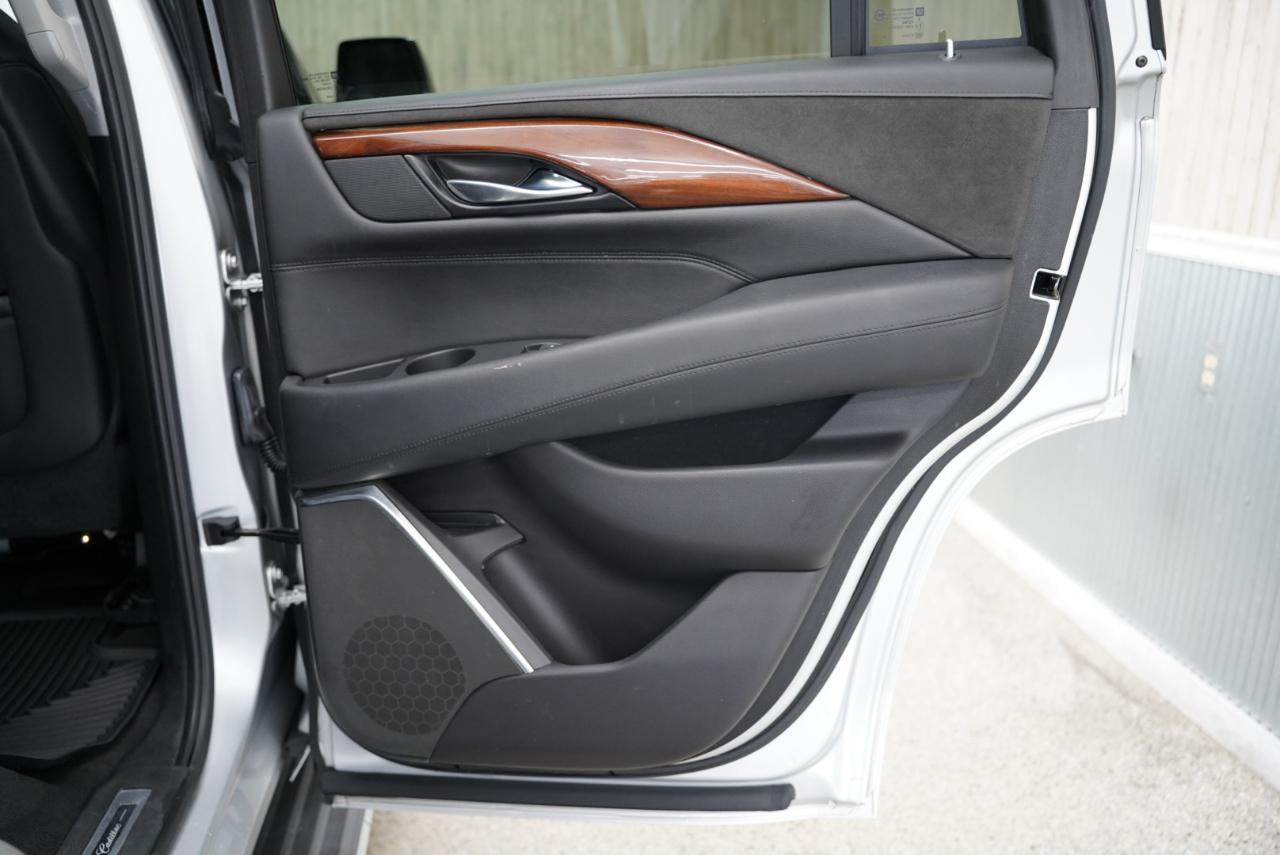 Cadillac Escalade 4WD 4dr Luxury 2019