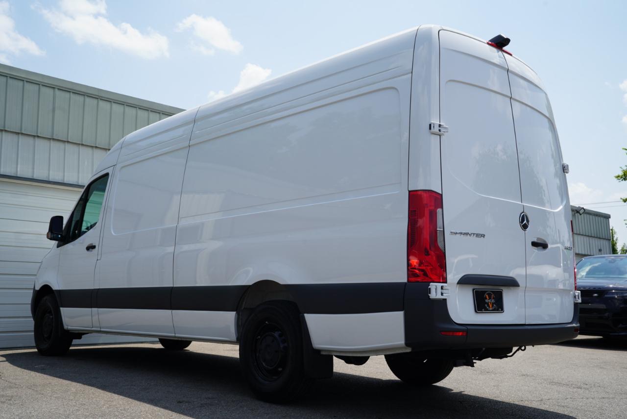 Mercedes-Benz Sprinter Cargo Van 2500 High Roof I4 Diesel 170" RWD 2025