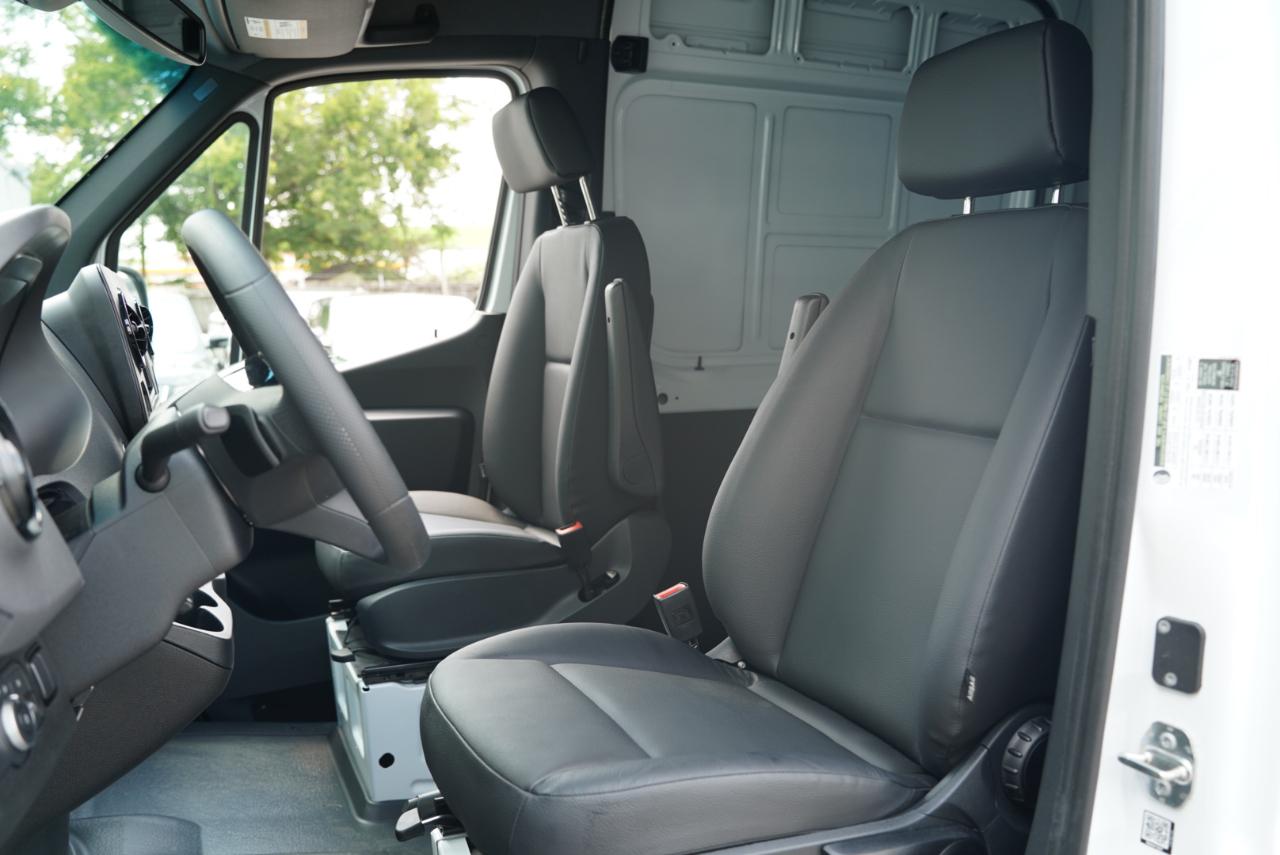 Mercedes-Benz Sprinter Cargo Van 2500 High Roof I4 Diesel 170" RWD 2025